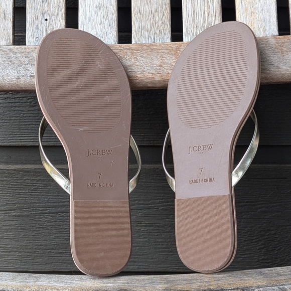 NWOT J.Crew Factory Women's Easy Summer Flip-Flops Size 7 Gold Metallic - Picture 5 of 8